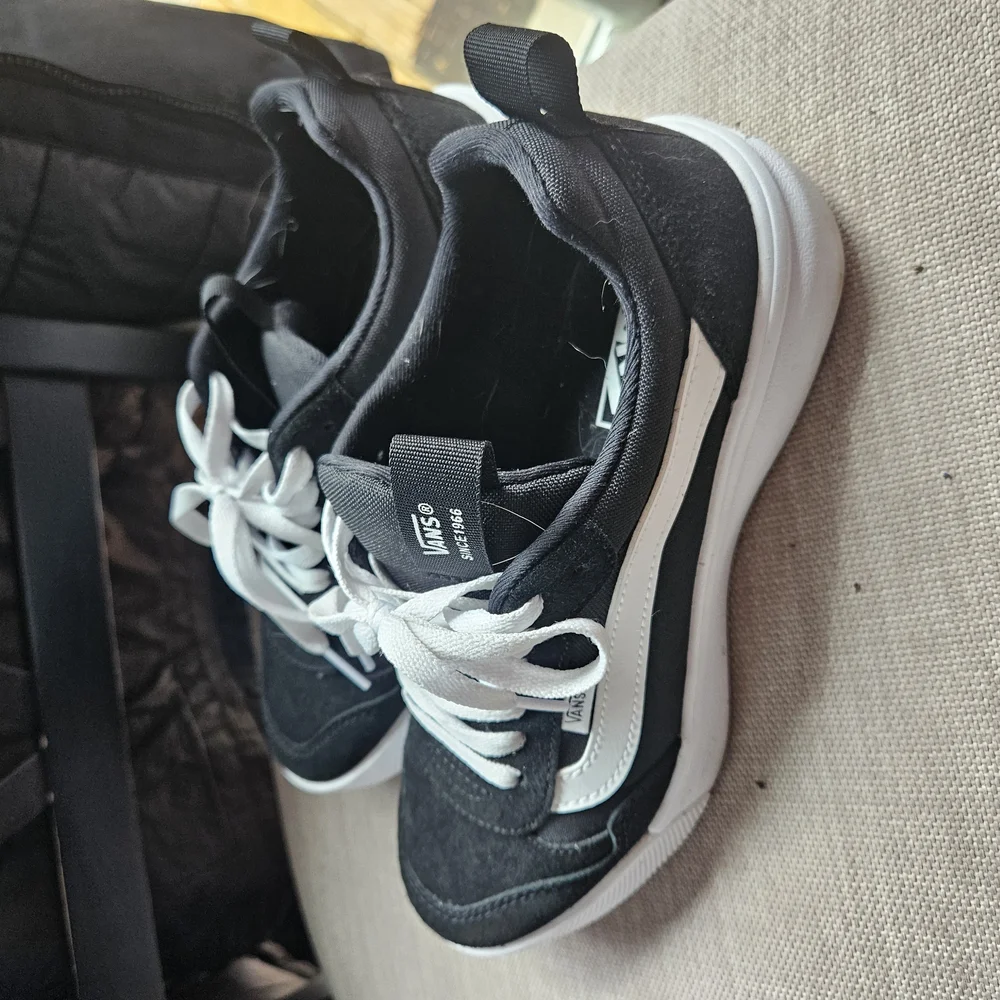 Vans Black and White Sneakers - Picture 1 of 8